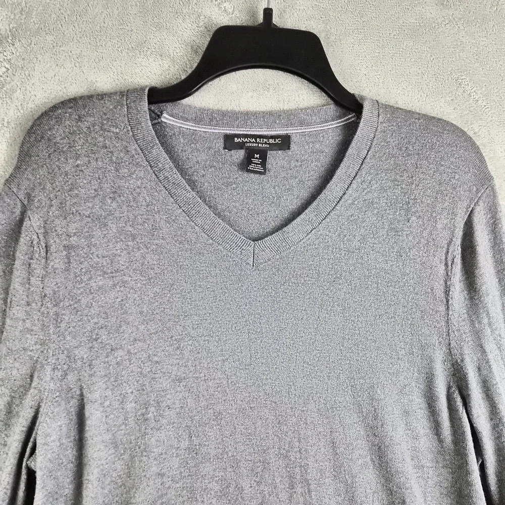 Banana Republic Sweater Mens Medium Gray Silk Cashmere Knit Luxury Blend V Neck